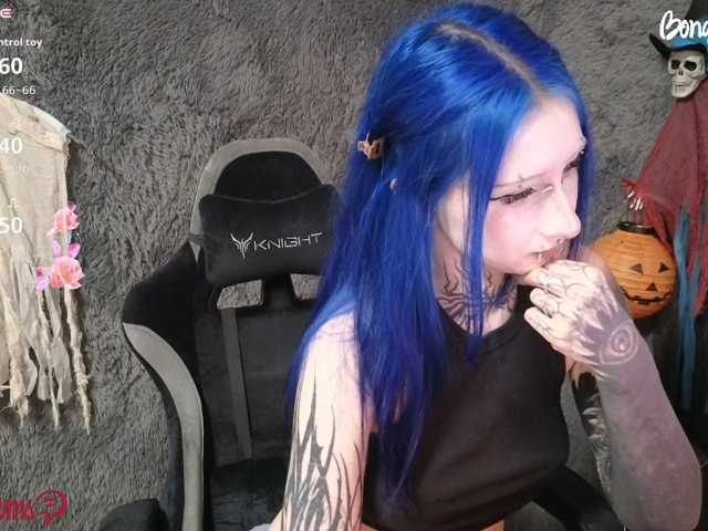 YoungAlice1 live cam on BongaCams
