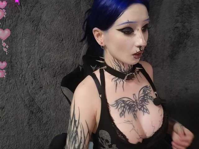 YoungAlice1 live cam on BongaCams