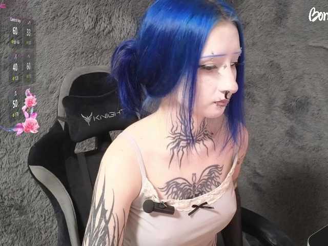 YoungAlice1 live cam on BongaCams