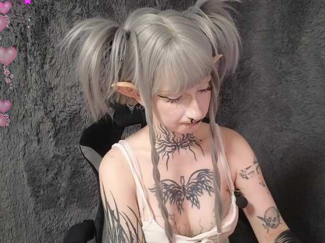 YoungAlice1 live cam on BongaCams