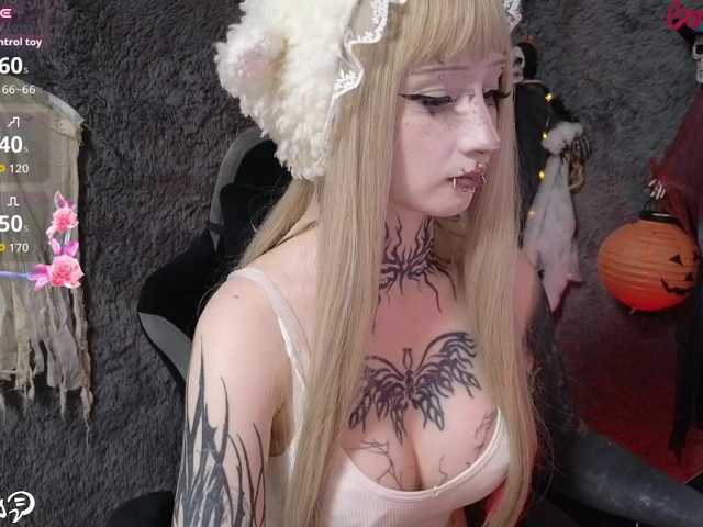 YoungAlice1 live cam on BongaCams