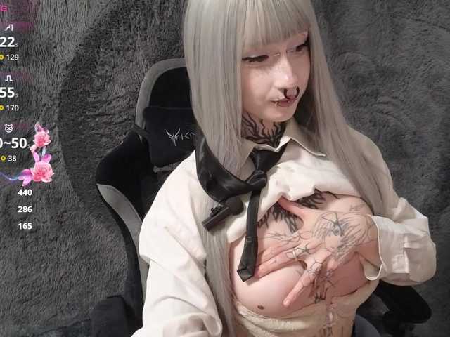 YoungAlice1 live cam on BongaCams