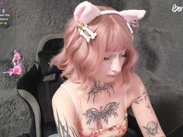 YoungAlice1 live cam on BongaCams