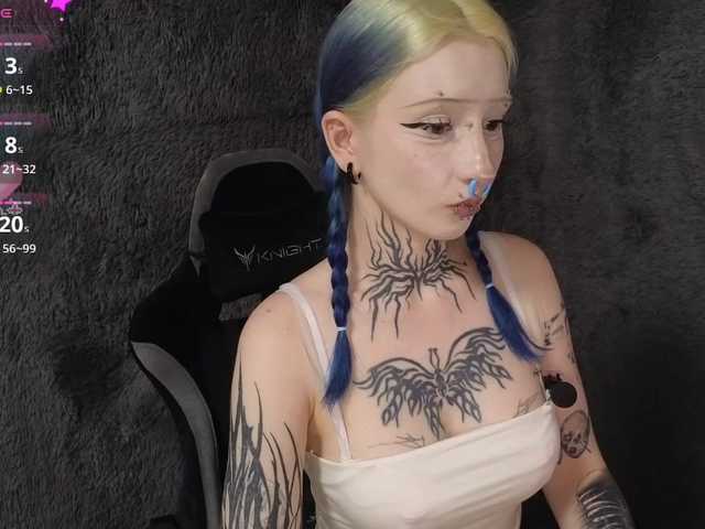 YoungAlice1 live cam on BongaCams