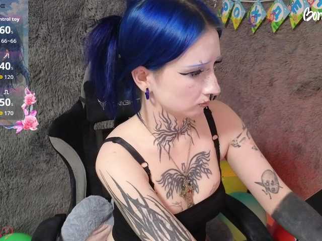 YoungAlice1 live cam on BongaCams