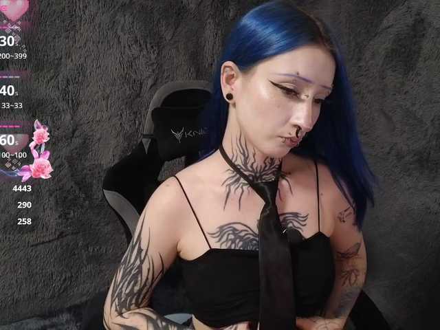 YoungAlice1 live cam on BongaCams