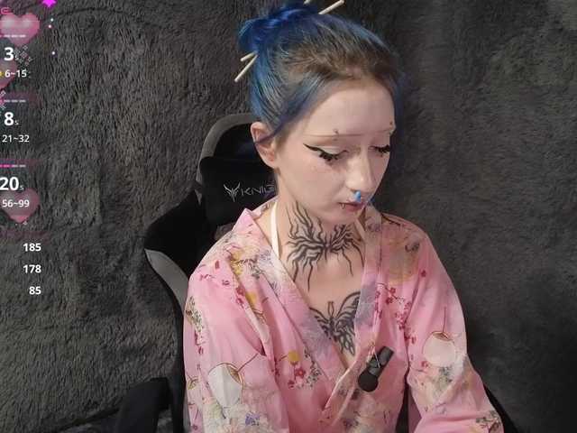 YoungAlice1 live cam on BongaCams