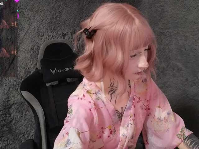 YoungAlice1 live cam on BongaCams