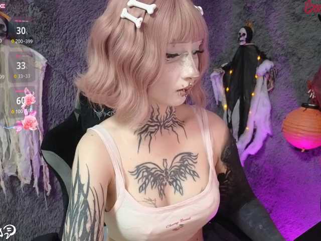 YoungAlice1 live cam on BongaCams