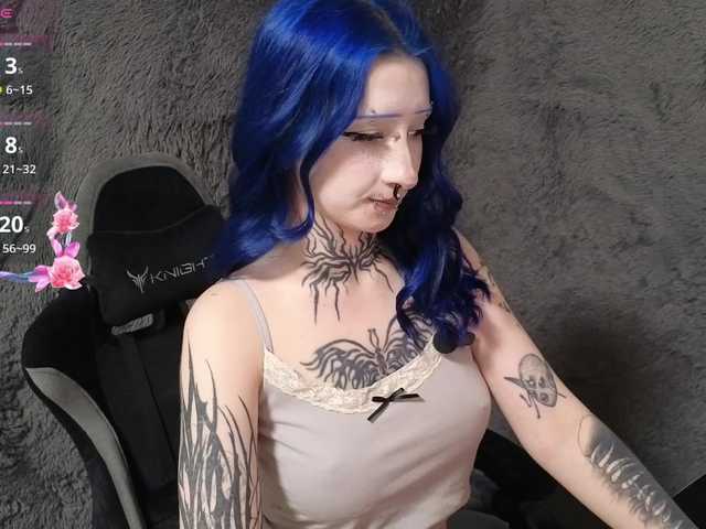 YoungAlice1 live cam on BongaCams