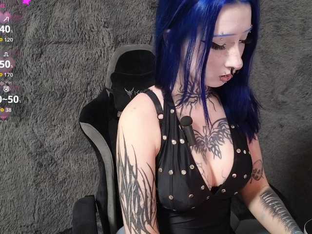 YoungAlice1 live cam on BongaCams