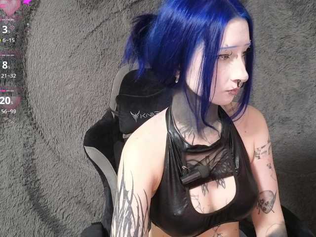 YoungAlice1 live cam on BongaCams
