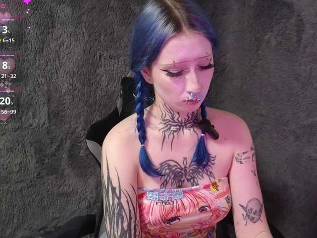 YoungAlice1 live cam on BongaCams