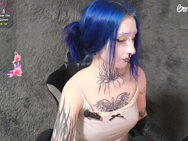 YoungAlice1 live cam on BongaCams