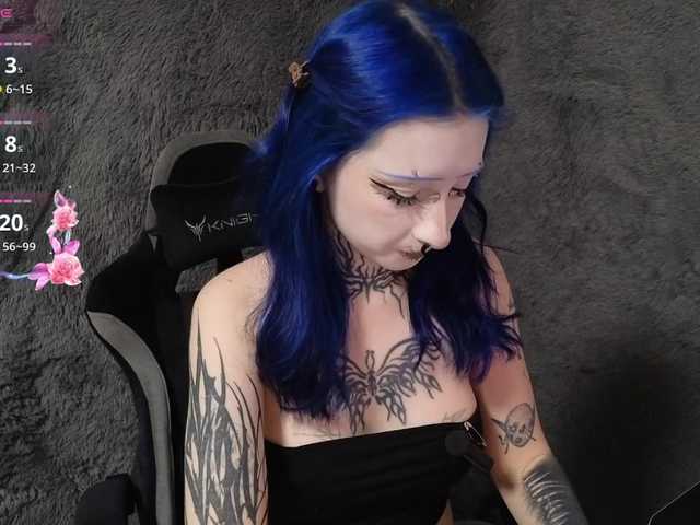 YoungAlice1 live cam on BongaCams