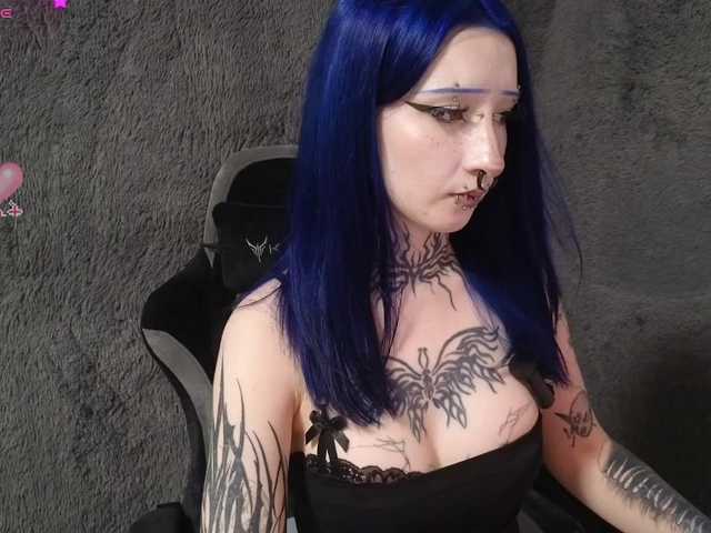 YoungAlice1 live cam on BongaCams