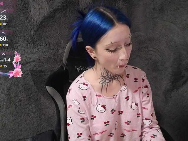 YoungAlice1 live cam on BongaCams