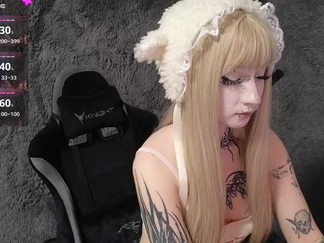 YoungAlice1 live cam on BongaCams