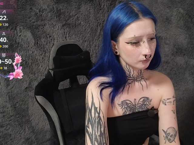 YoungAlice1 live cam on BongaCams