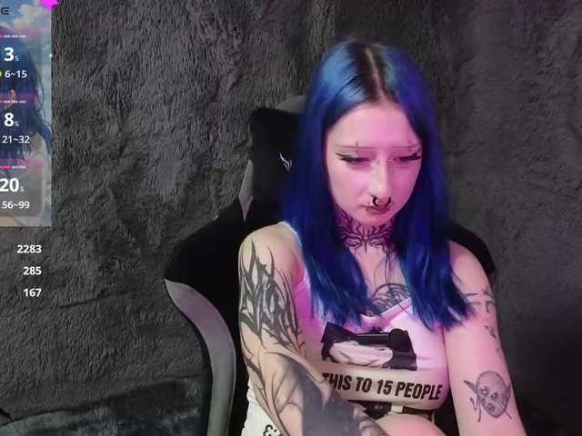 YoungAlice1 live cam on BongaCams