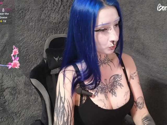 YoungAlice1 live cam on BongaCams