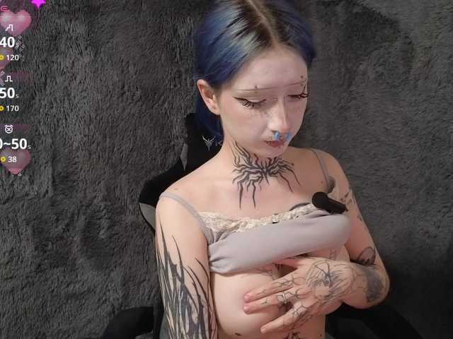 YoungAlice1 live webcam show