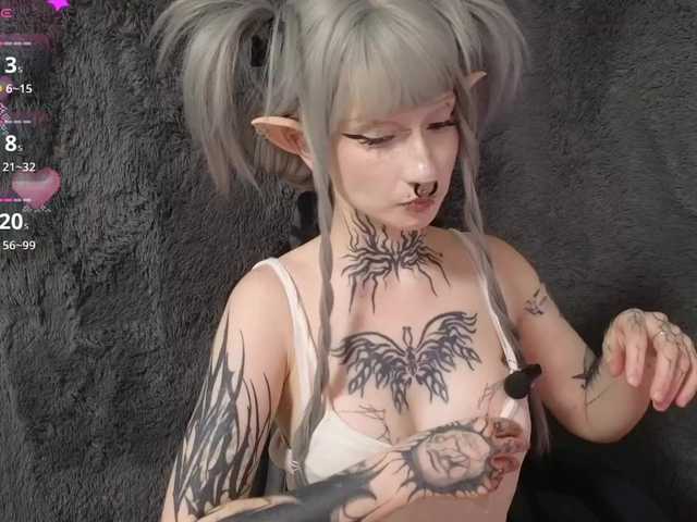 YoungAlice1 live cam on BongaCams