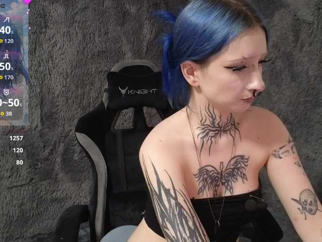 YoungAlice1 live cam on BongaCams