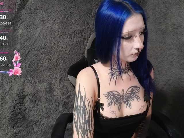 YoungAlice1 live cam on BongaCams