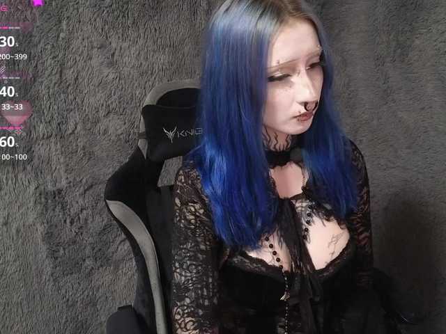YoungAlice1 live cam on BongaCams