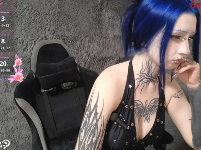 YoungAlice1, live now on BongaCams