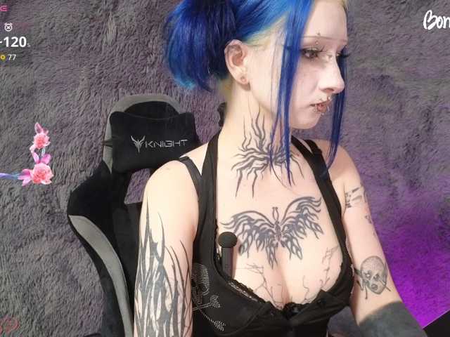 YoungAlice1 live cam on BongaCams