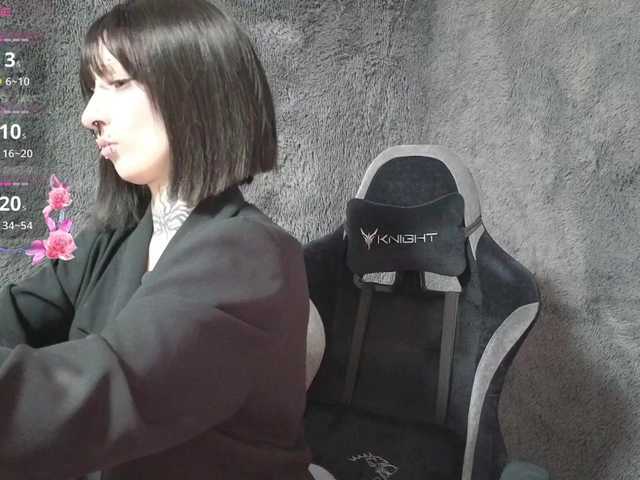 YoungAlice1