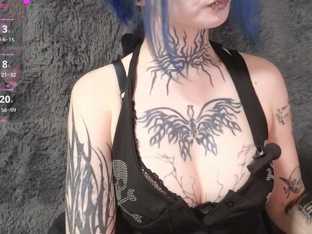 YoungAlice1 live cam on BongaCams