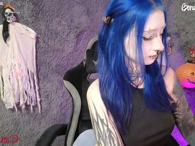 YoungAlice1 live cam on BongaCams