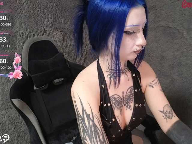 YoungAlice1, live now on BongaCams