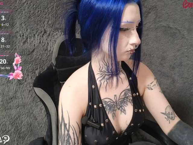 YoungAlice1 live cam on BongaCams