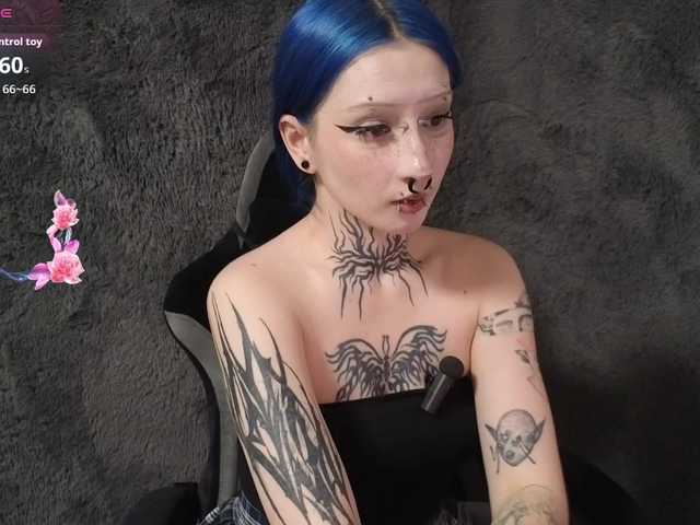 YoungAlice1 live cam on BongaCams