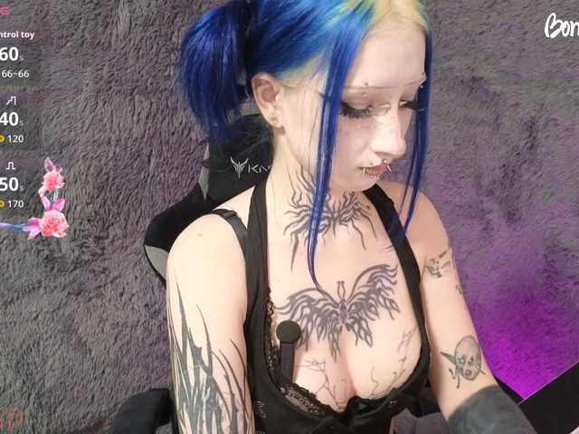 YoungAlice1 live cam on BongaCams