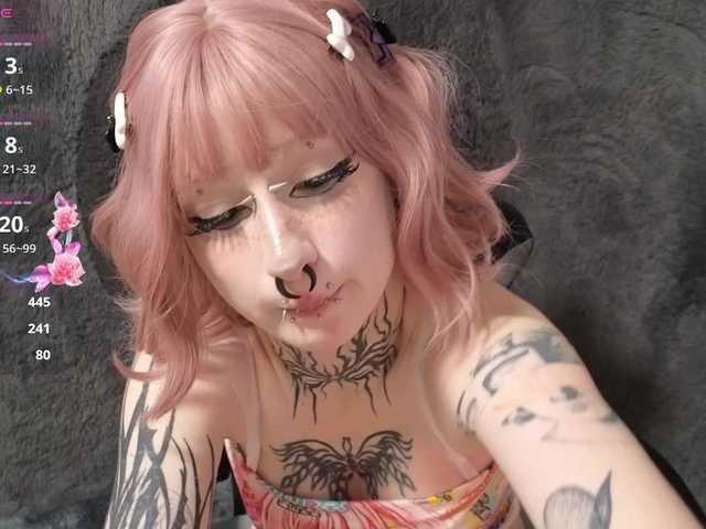 YoungAlice1 live cam on BongaCams