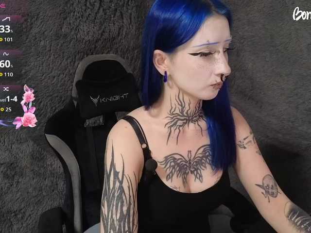 YoungAlice1 live cam on BongaCams