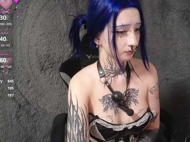 YoungAlice1 live cam on