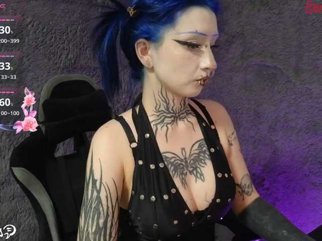 YoungAlice1, live now on BongaCams