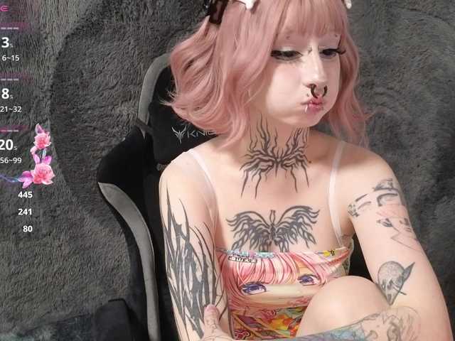 YoungAlice1 live cam on BongaCams