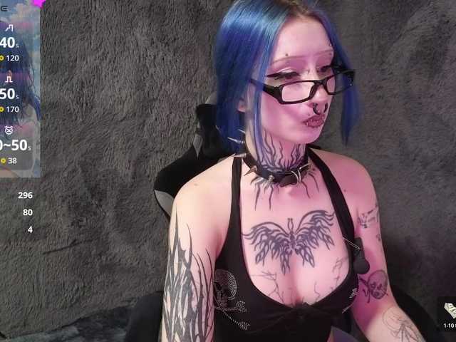 YoungAlice1 live cam on BongaCams