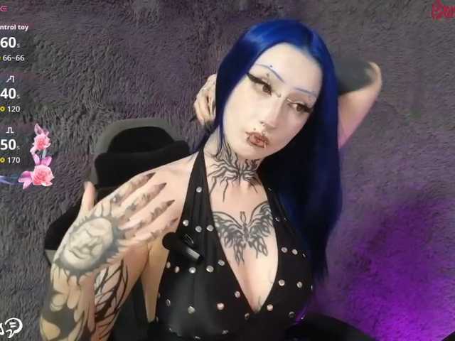 YoungAlice1 live cam on BongaCams