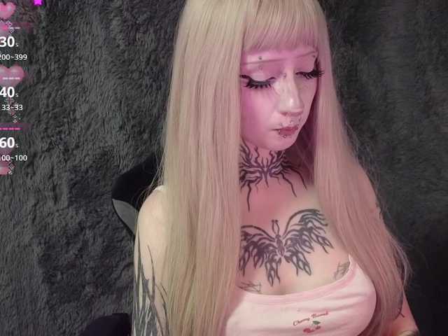YoungAlice1 live cam on BongaCams