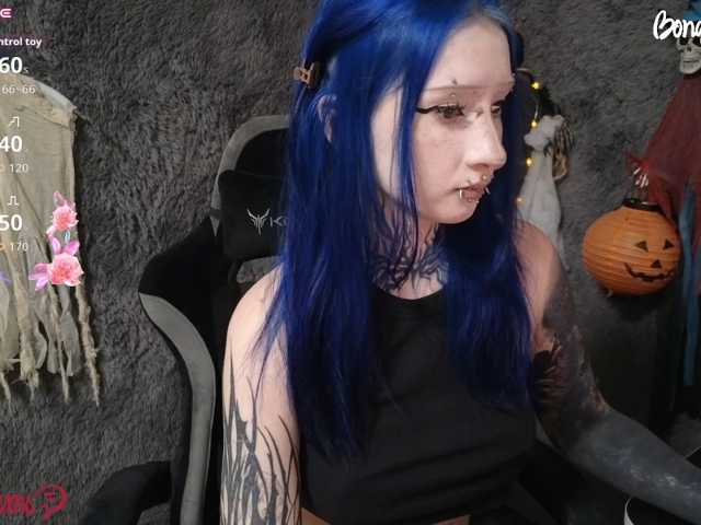 YoungAlice1 live cam on BongaCams