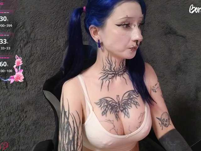 YoungAlice1 live cam on BongaCams