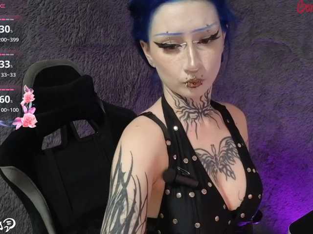 YoungAlice1, en directo ahora en BongaCams
